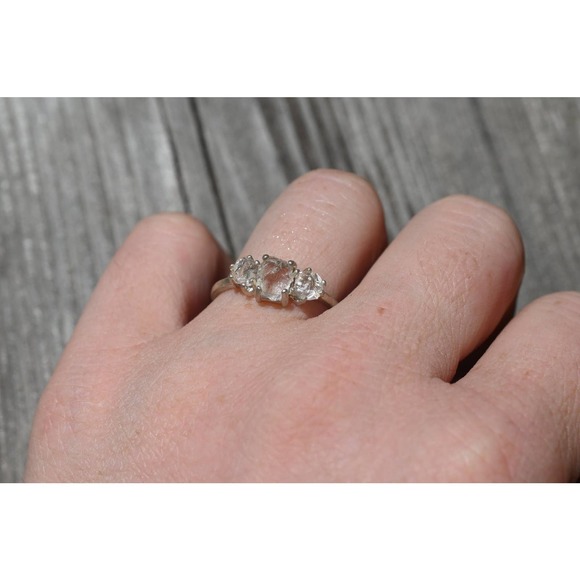 alternative raw diamond engagement ring raw crystal size 4 5 6 7 8 8 9 1… - Picture 3 of 5